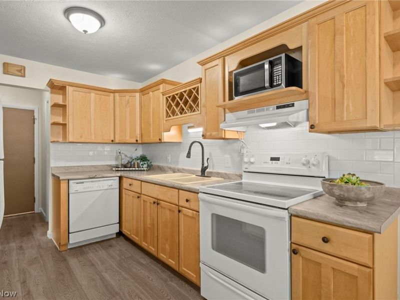 4221 Regal Avenue, Brunswick, OH 44212 Photo 12