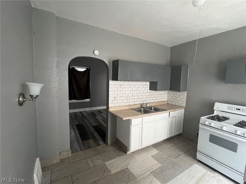 1124 E 114th Street, Cleveland, OH 44108 Photo 10