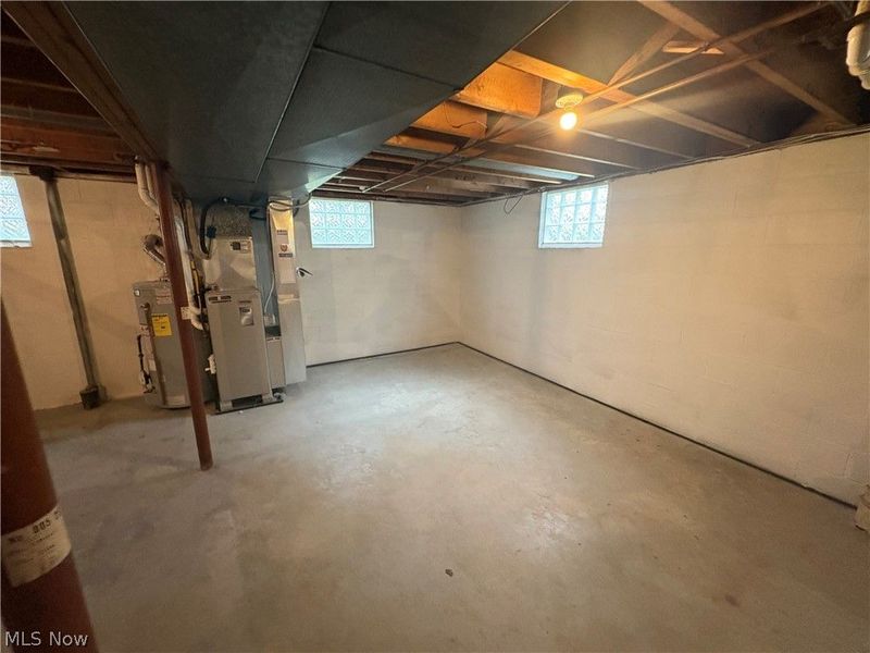 230 E Dresden Avenue, Akron, OH 44301 Photo 25