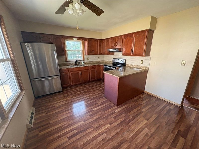 230 E Dresden Avenue, Akron, OH 44301 Photo 5