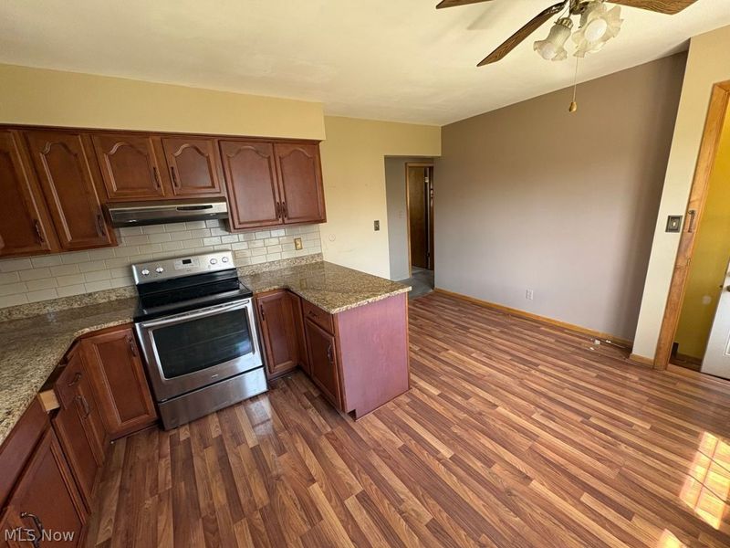 230 E Dresden Avenue, Akron, OH 44301 Photo 6