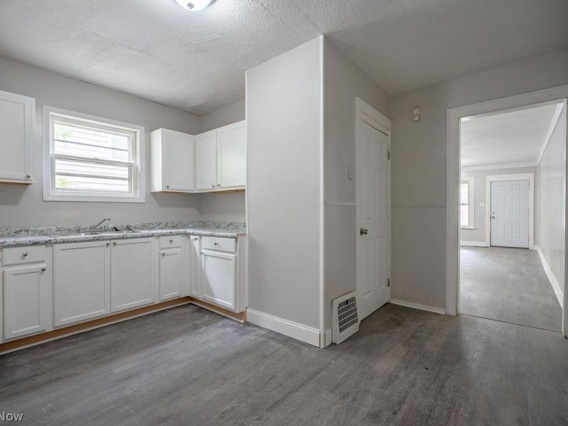 46-48 E Archwood Avenue, Akron, OH 44301 Photo 17
