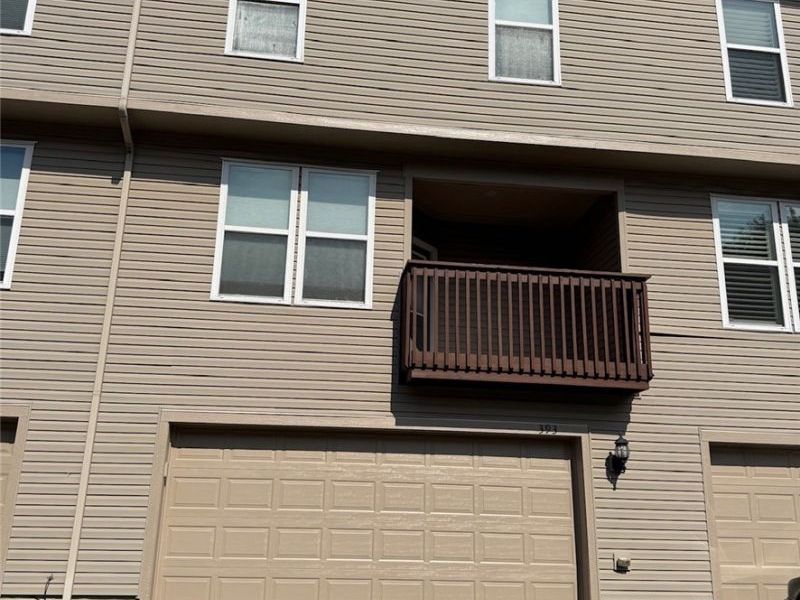393 Caleb Drive, Akron, OH 44321 Photo 2