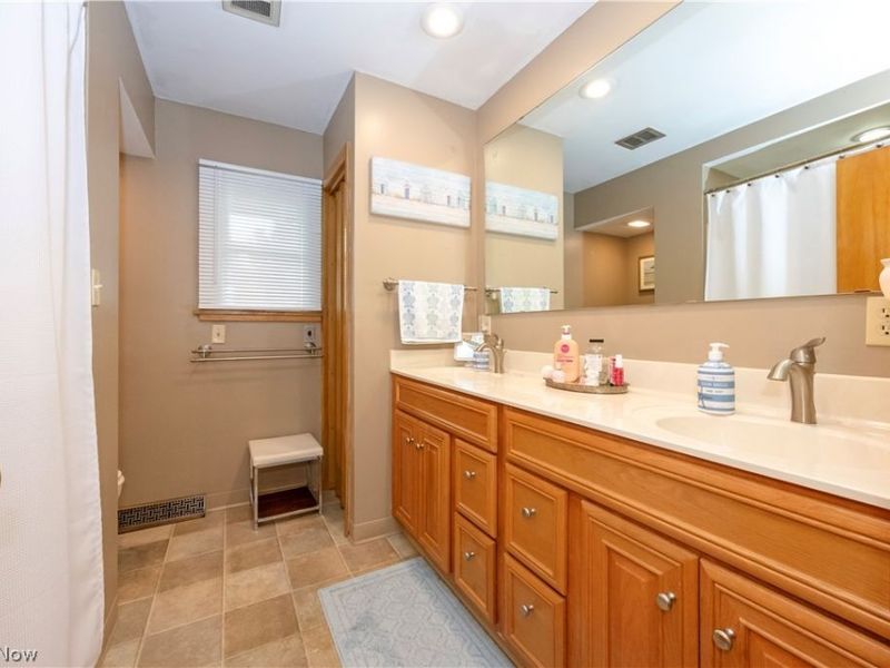 530 E Paradise Street, Orrville, OH 44667 Photo 19