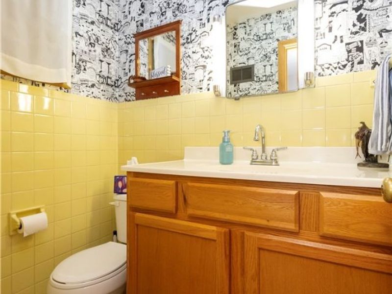 530 E Paradise Street, Orrville, OH 44667 Photo 22