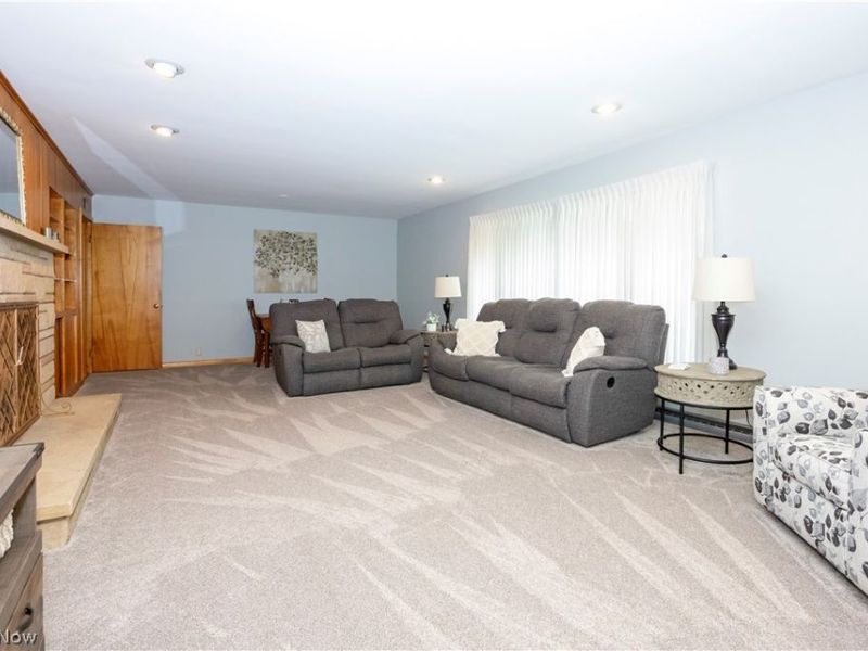 530 E Paradise Street, Orrville, OH 44667 Photo 4