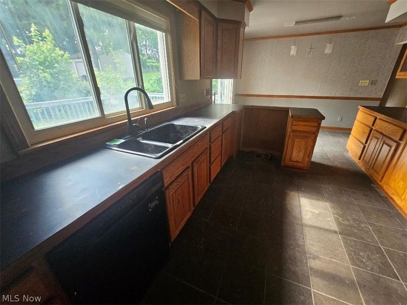 1576 Hammel Street, Akron, OH 44306 Photo 3