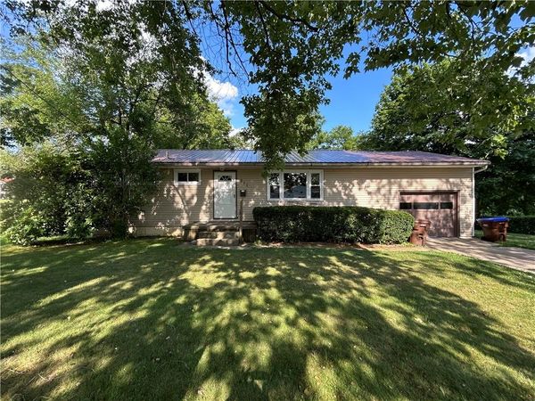 311 Hoon Ave, Farrell, PA 16121