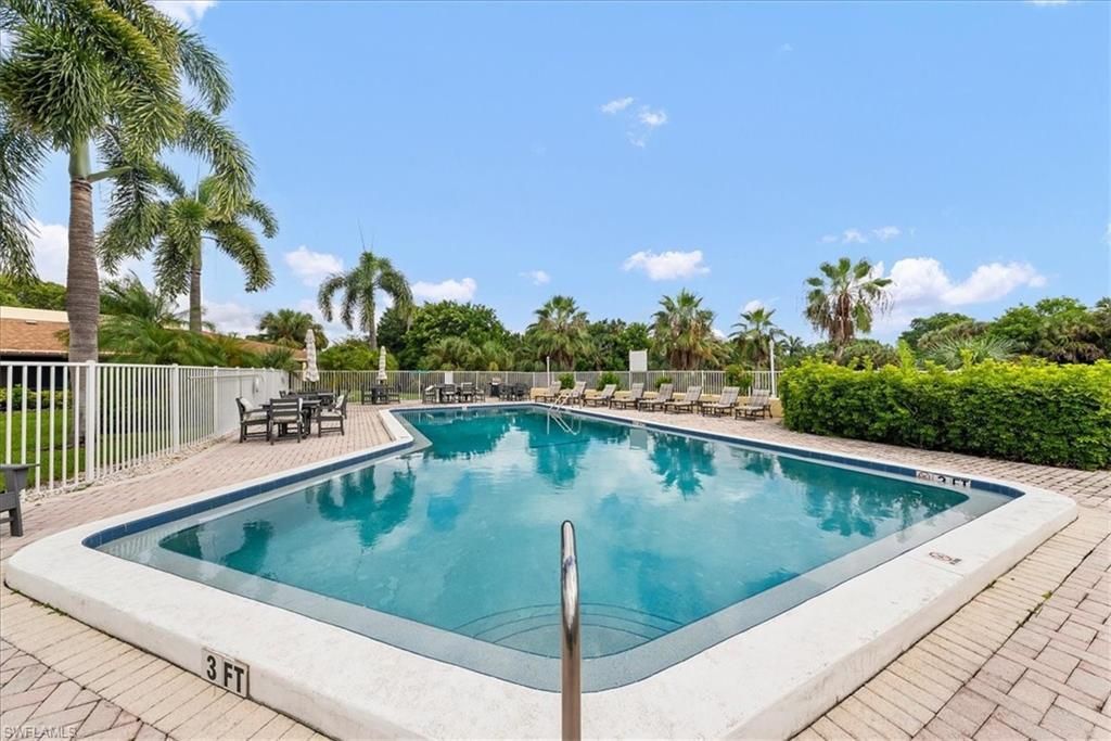 925 Palm View Dr , Unit 111, Naples, FL 34110 Photo