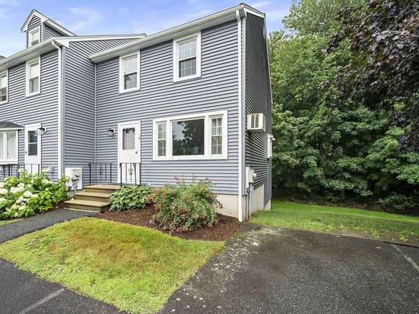 18 Cedar Sq, Unit 18, Millis, MA 02054