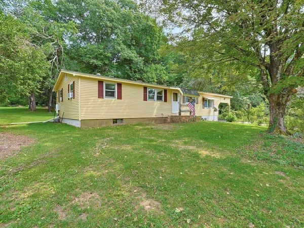 1075 West Brookfield Road, New Braintree, MA 01531