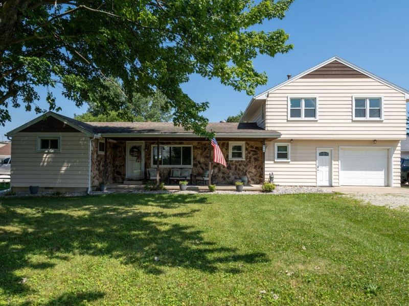 818 W Front Street, Pemberville, OH 43450 Photo 2