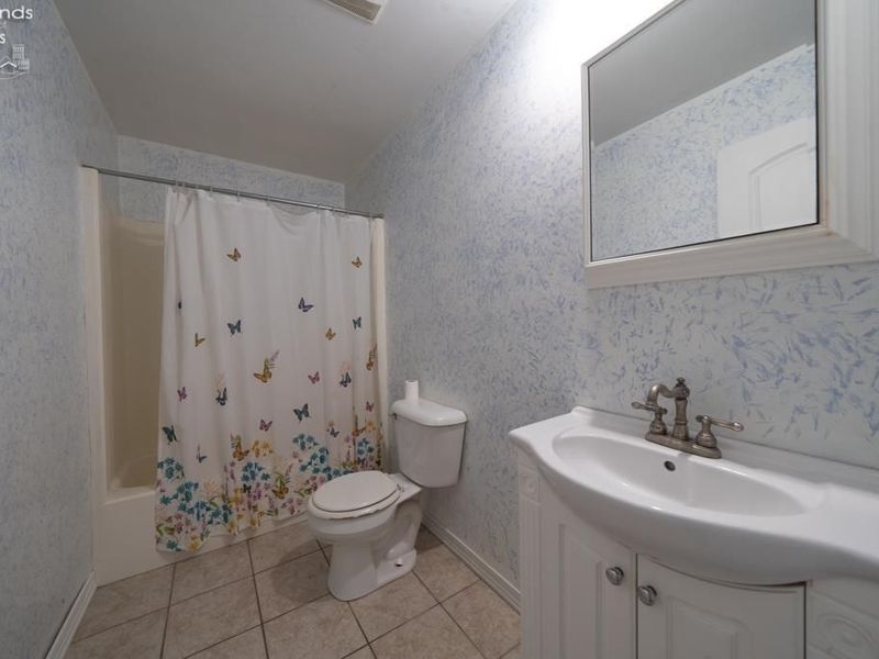 895 county road 212, Fremont, OH 43420 Photo 8