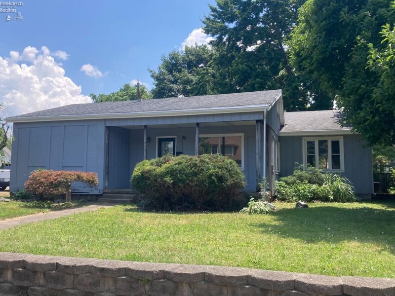 408 Vine Street, Clyde, OH 43410 Photo 2