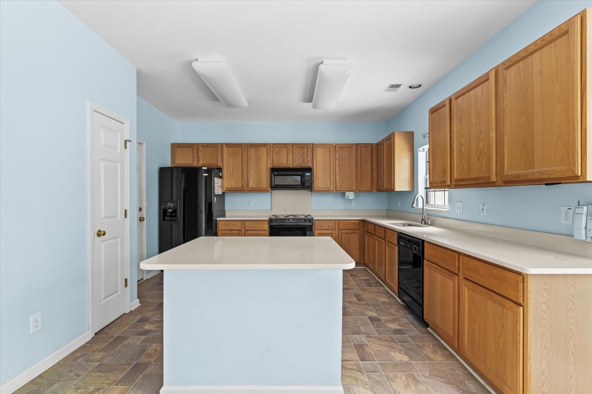 1391 Lakecrest Court Photo 12