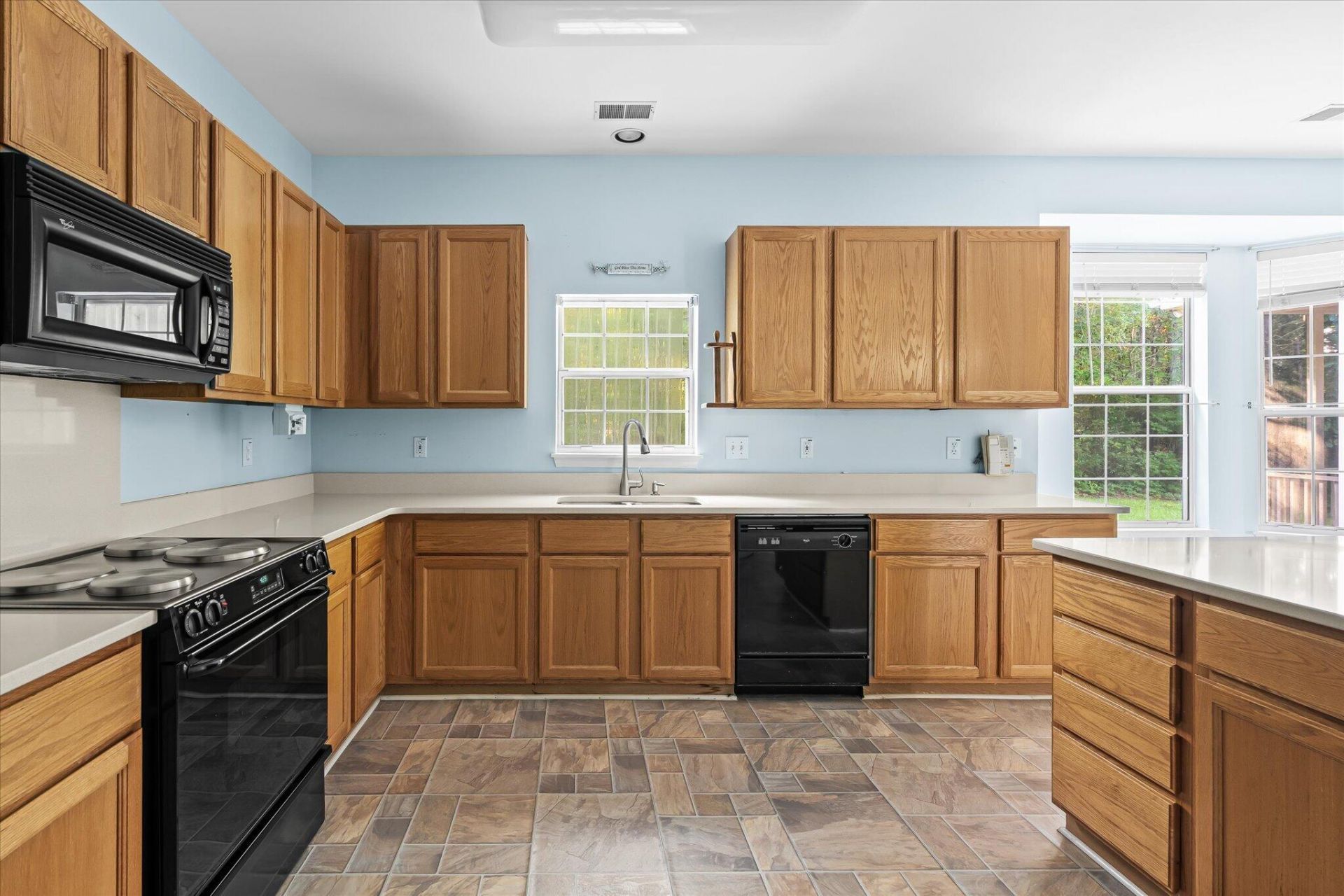 1391 Lakecrest Court Photo 13
