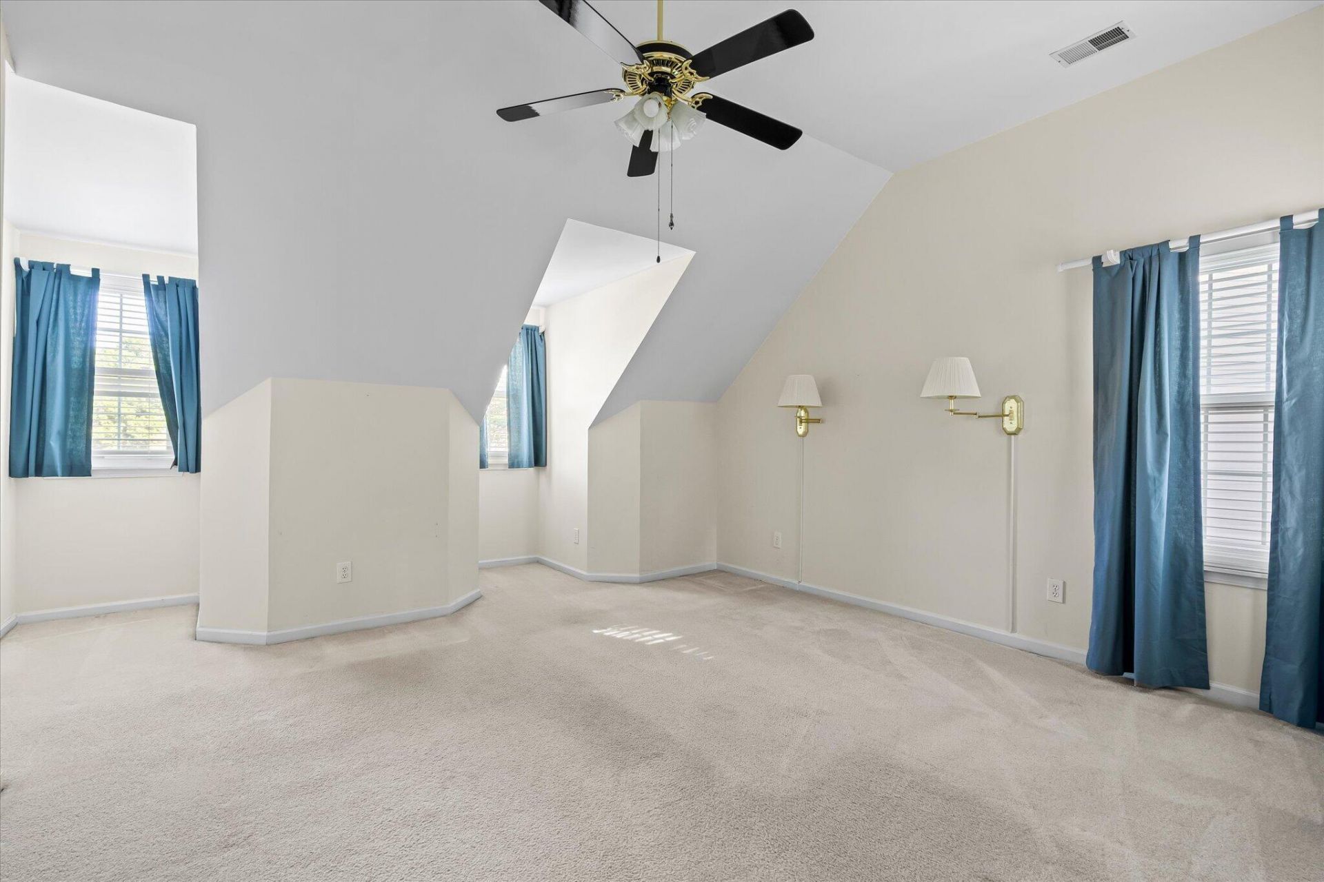 1391 Lakecrest Court Photo 23