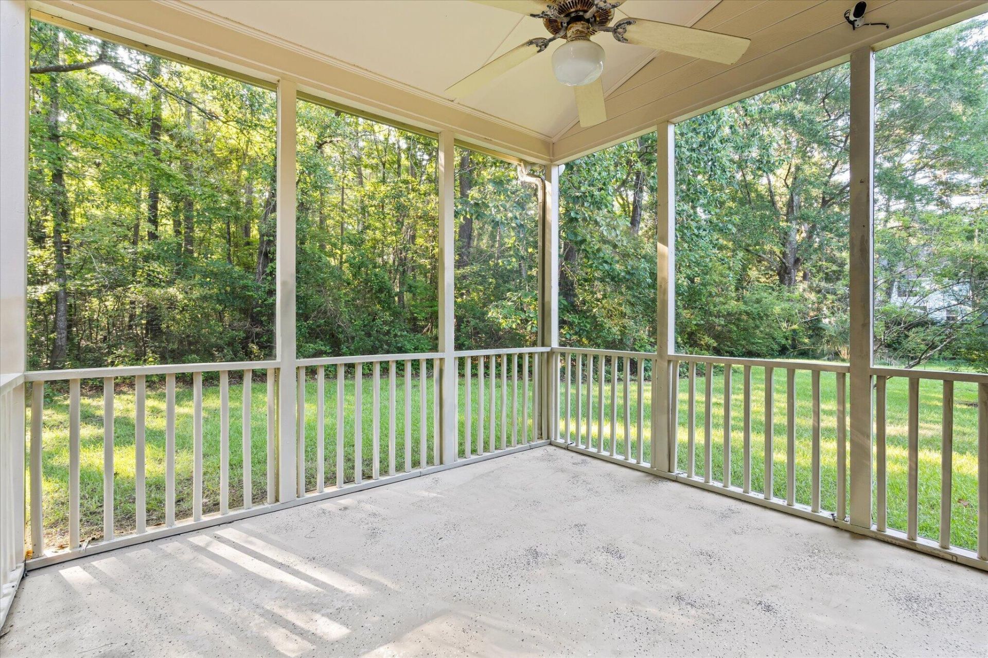 1391 Lakecrest Court Photo 25