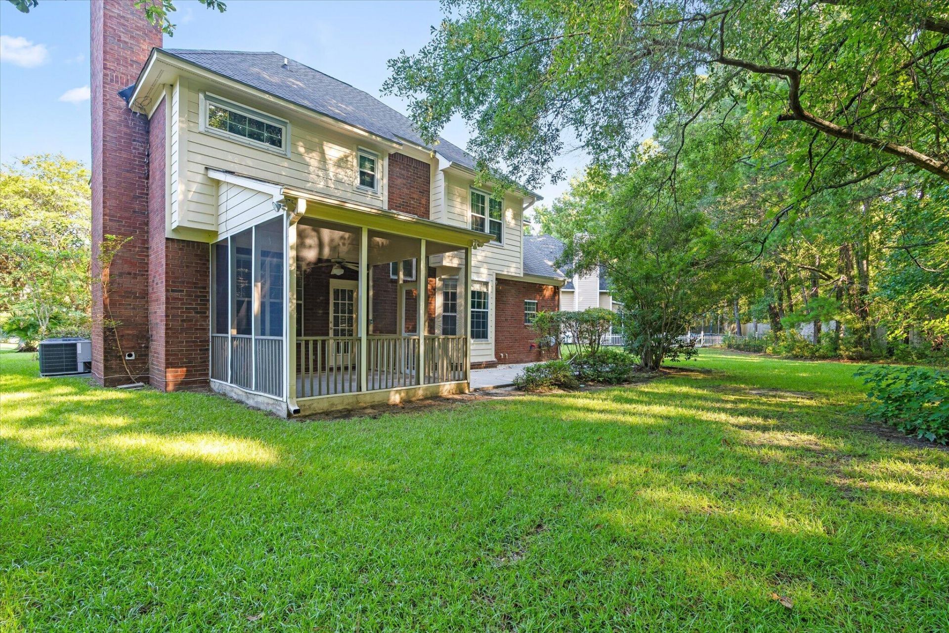 1391 Lakecrest Court Photo 26