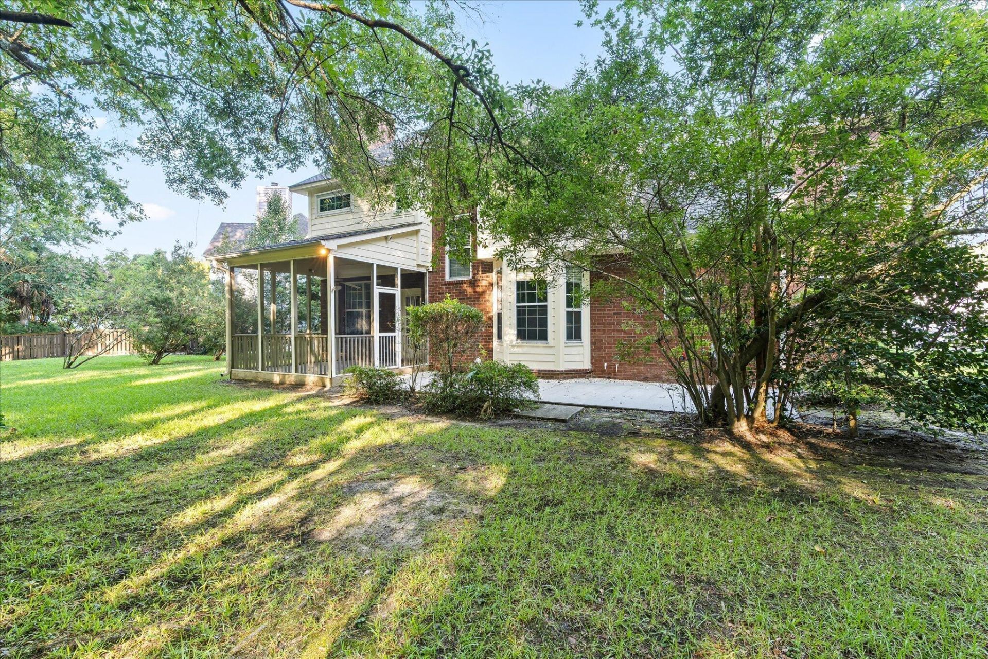 1391 Lakecrest Court Photo 28