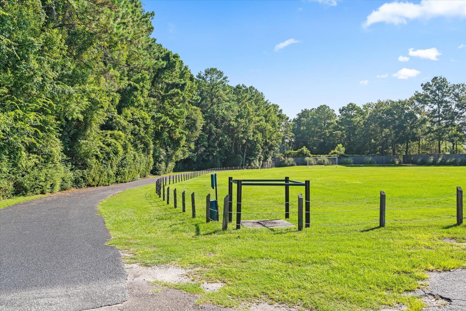 1391 Lakecrest Court Photo 40