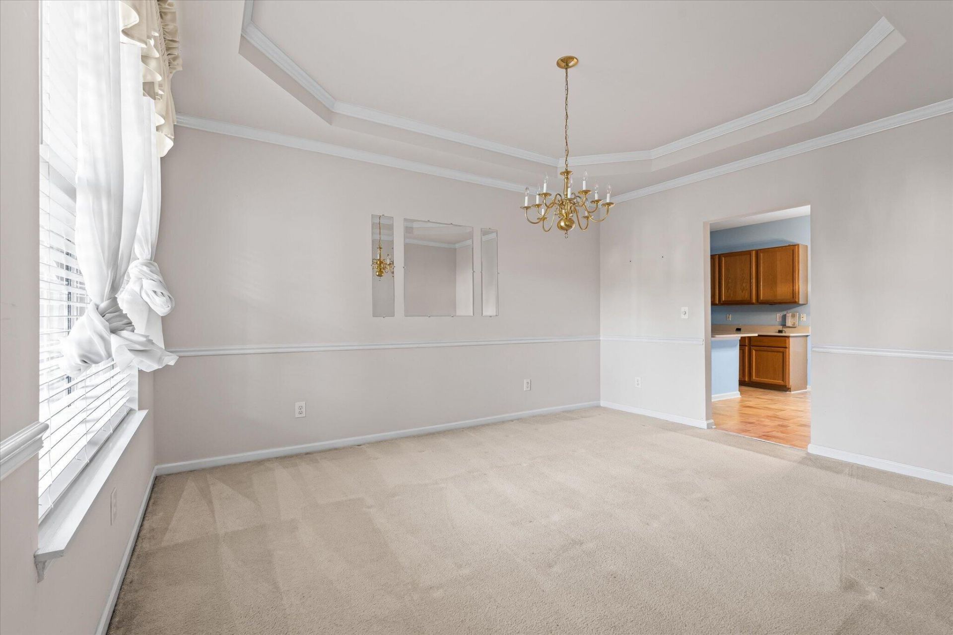 1391 Lakecrest Court Photo 5