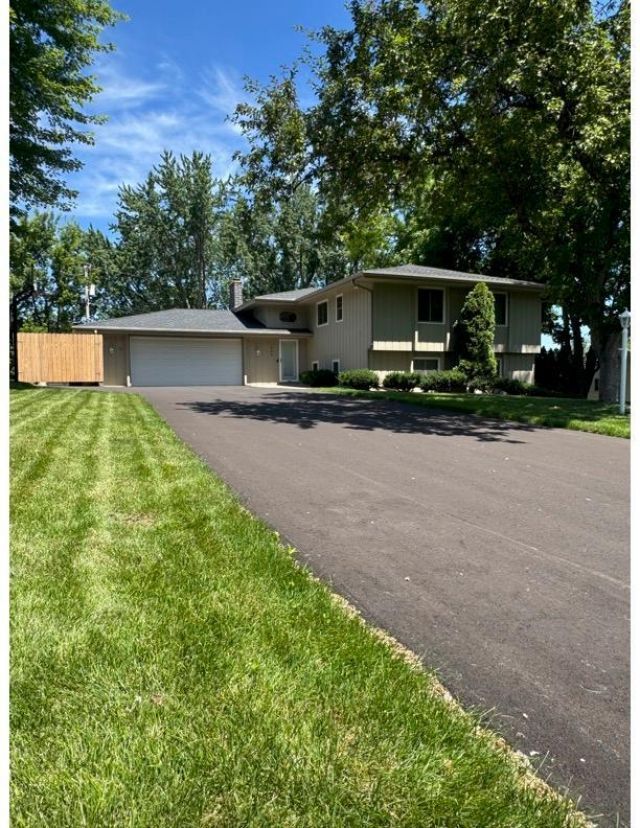 404 Highland Drive , Chanhassen, MN 55317