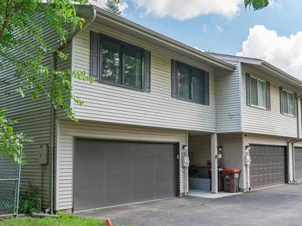 532 Pleasant Drive , Hastings, MN 55033