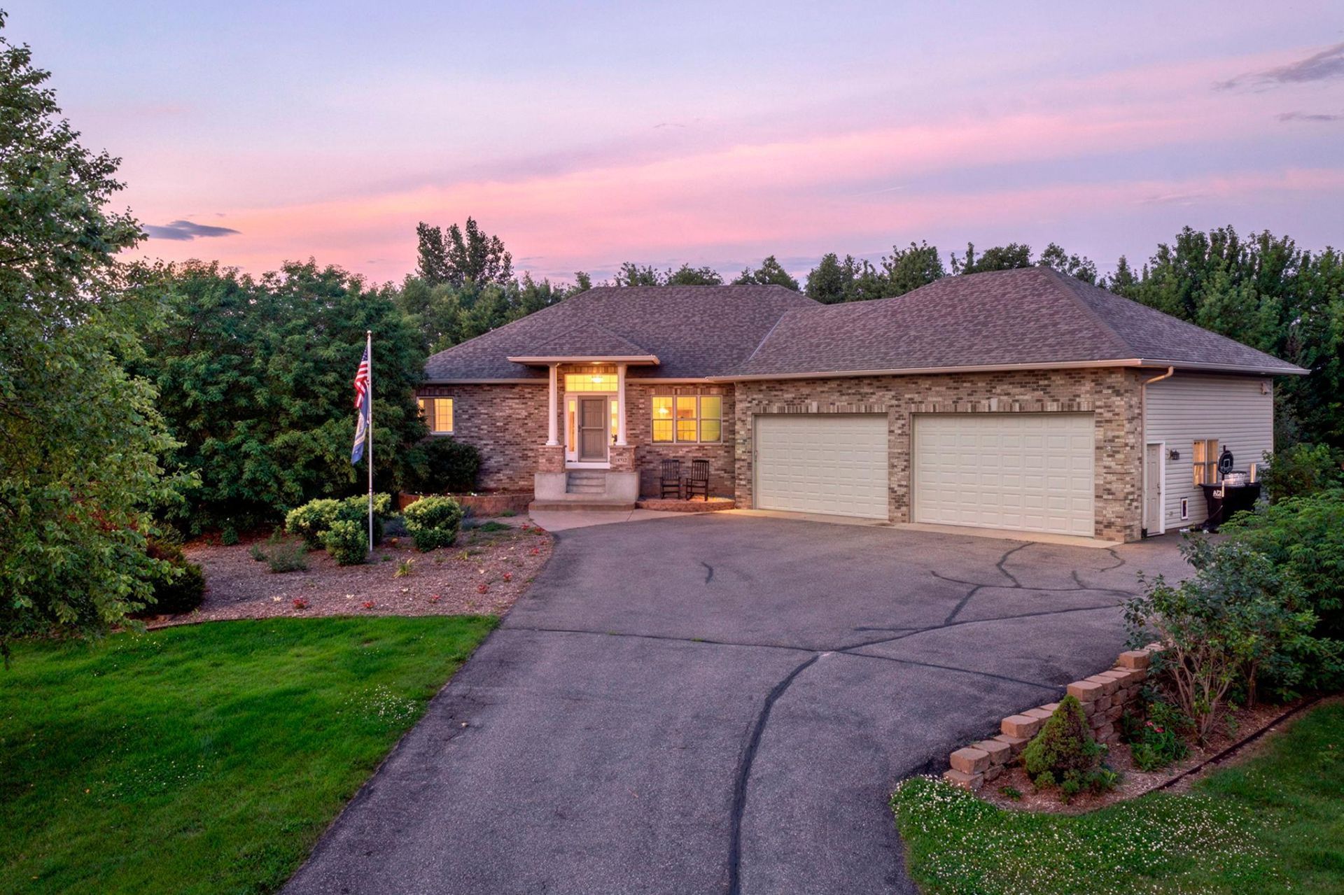 18712 Fontana Street , Wyoming, MN 55092