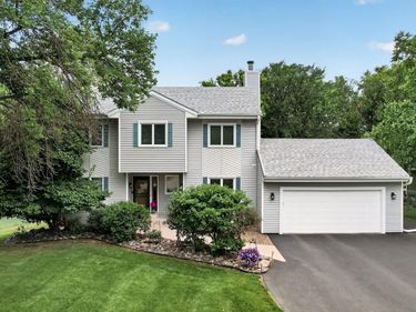 18425 Harrogate Drive, Eden Prairie, MN 55346