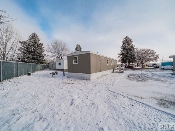2930 S Yellowstone Hwy, Unit #9, IDAHO FALLS, ID 83404
