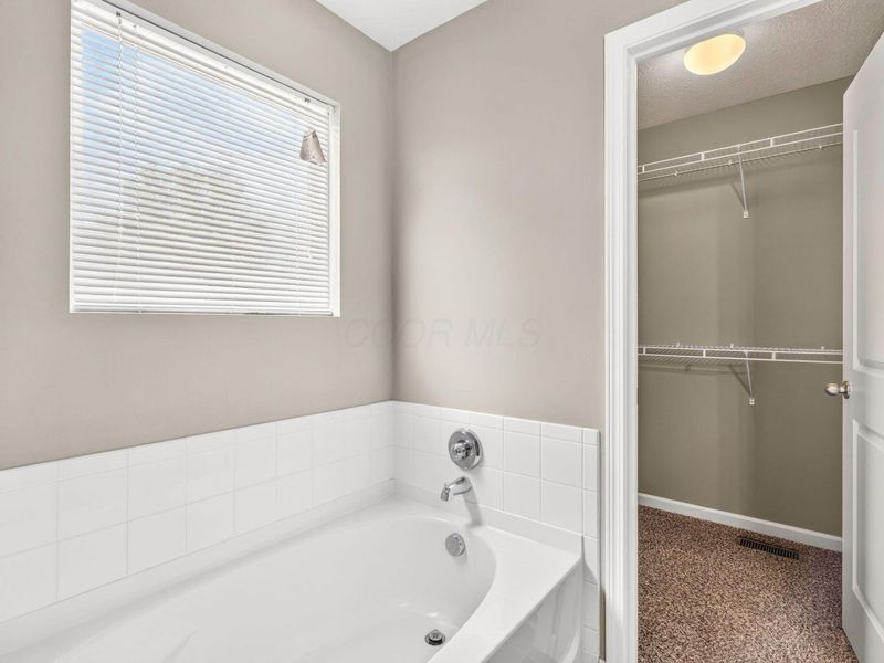2389 Sky Valley Drive , Grove City, OH 43123 Photo 30