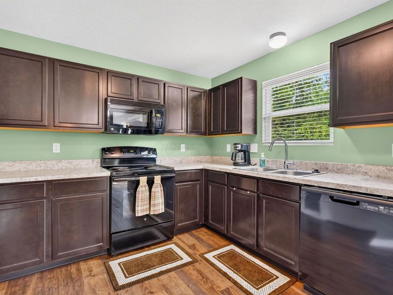 2389 Sky Valley Drive , Grove City, OH 43123 Photo 8