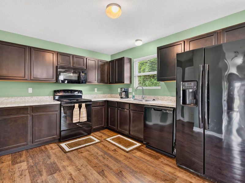 2389 Sky Valley Drive , Grove City, OH 43123 Photo 9
