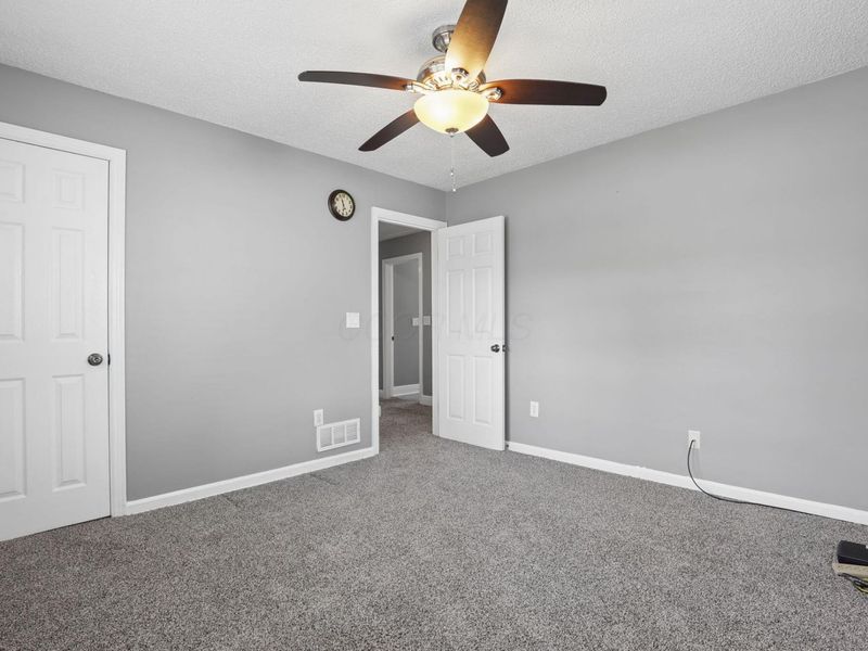 387 Maple Drive , Columbus, OH 43228 Photo 25