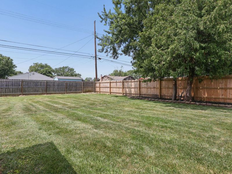 387 Maple Drive , Columbus, OH 43228 Photo 34