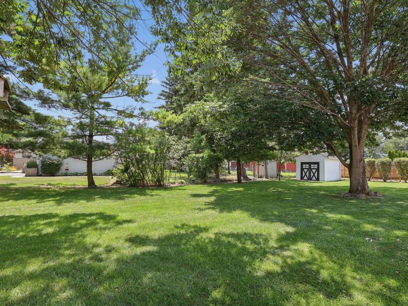 387 Maple Drive , Columbus, OH 43228 Photo 36