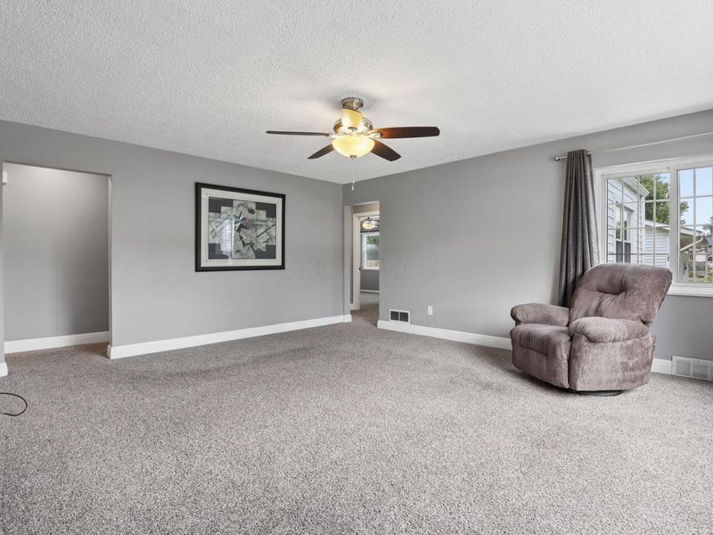 387 Maple Drive , Columbus, OH 43228 Photo 8