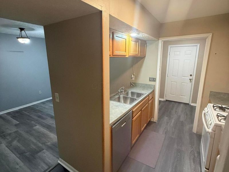 963 Cross Country Drive W, Unit C, Westerville, OH 43081 Photo 18