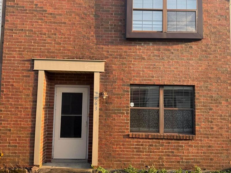 963 Cross Country Drive W, Unit C, Westerville, OH 43081 Photo 2