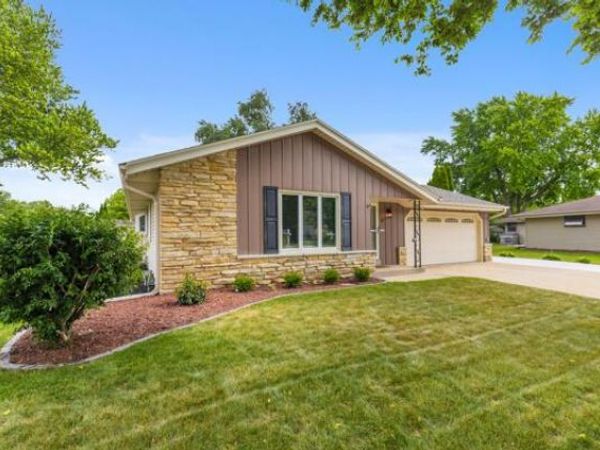 1111 Wisteria LANE, Waukesha, WI 53189