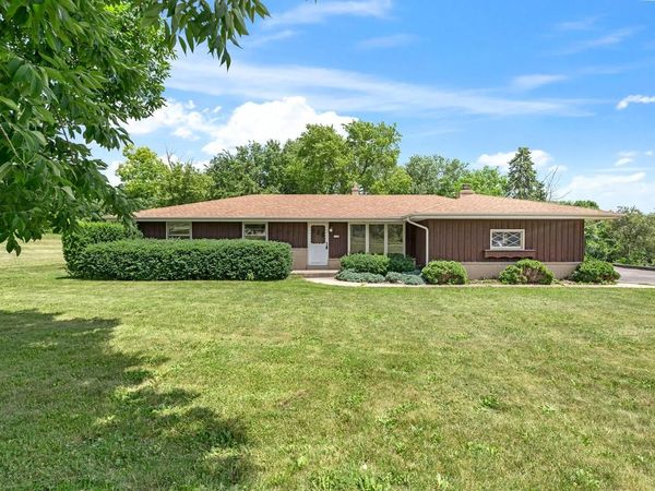 1120 Sunnycrest DRIVE, Waukesha, WI 53186