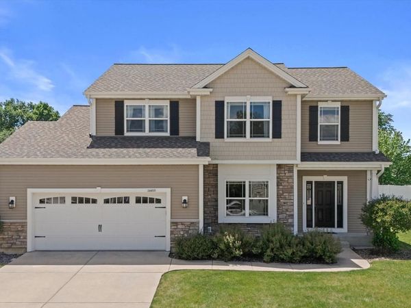 10055 S Chelsea Lee ROAD, Oak Creek, WI 53154