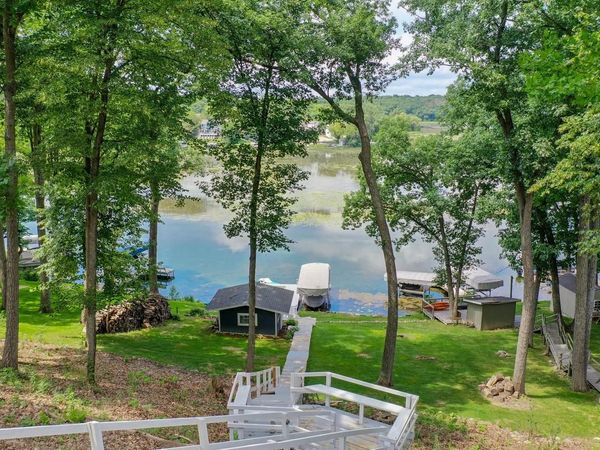 W5610 Cool Hill DRIVE, Elkhorn, WI 53121