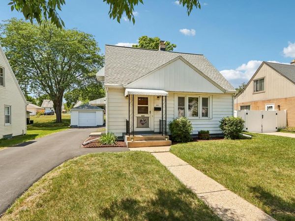2879 S 91st STREET, West Allis, WI 53227