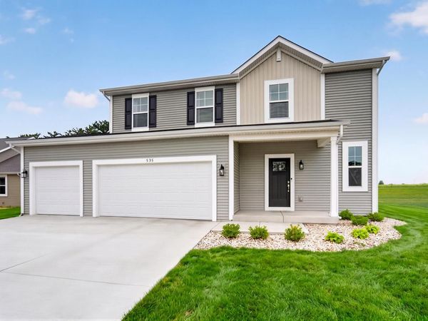 535 Arbor Ridge DRIVE, Delavan, WI 53115