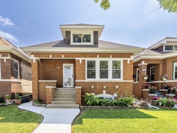3035 N Luna Avenue, Chicago, IL 60641