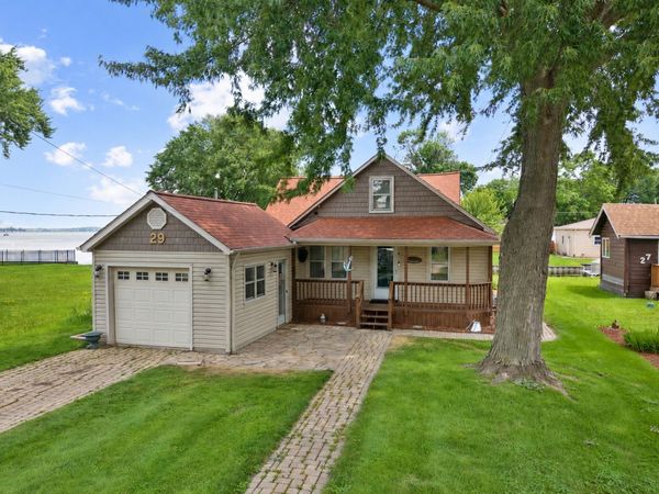 29 Atwater Parkway , Fox Lake, IL 60020