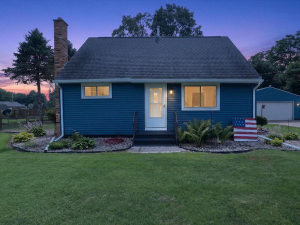 68958 Claire Street, Edwardsburg, MI 49112