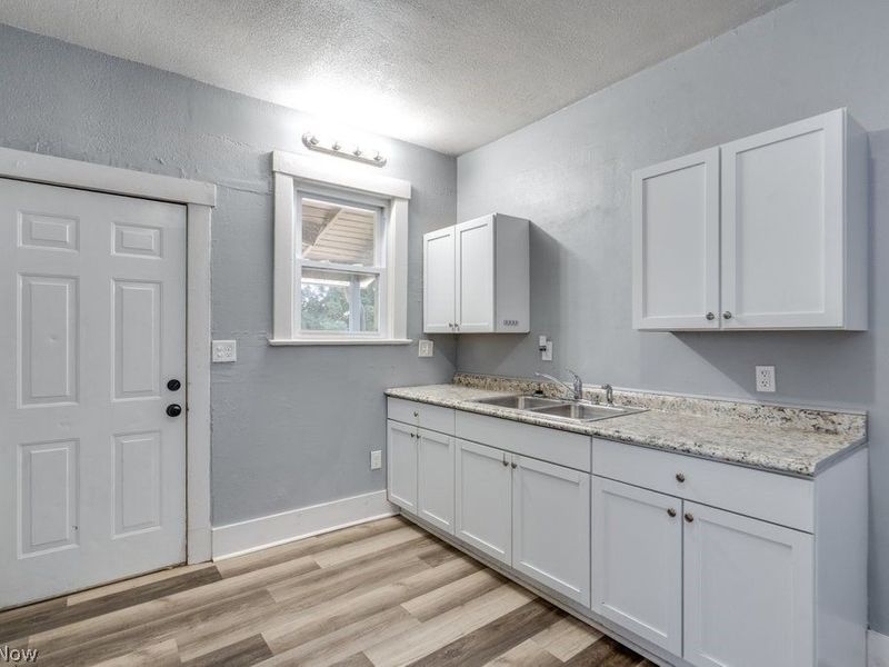 327 Schrock Place SW, Massillon, OH 44647 Photo 12